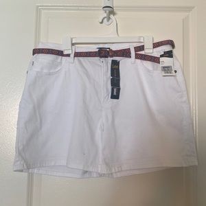 (NWT) Lee White Jean Modern Short w/ Multicolored Belt, Size 18M